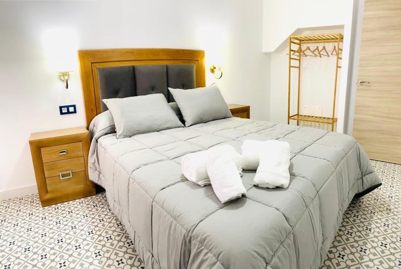 Al-Qazeres Suites Caceres Exterior photo